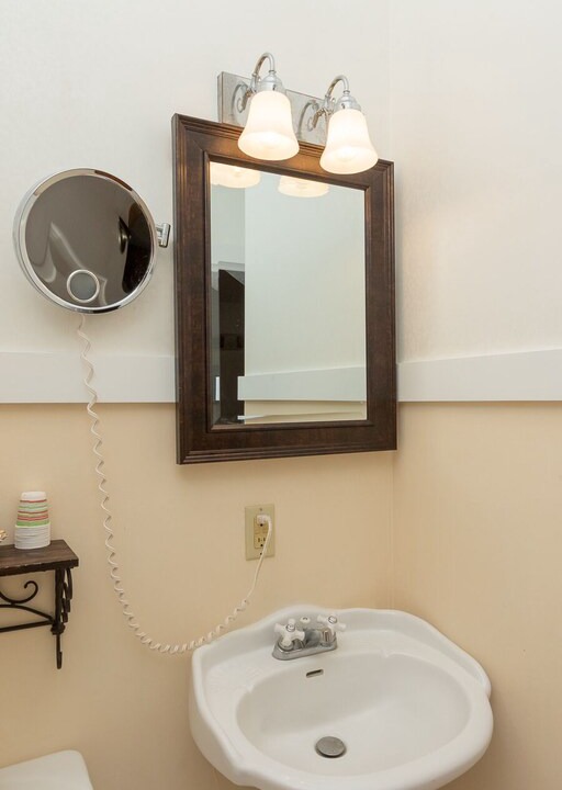 Photo of Bathroom in Micanopy