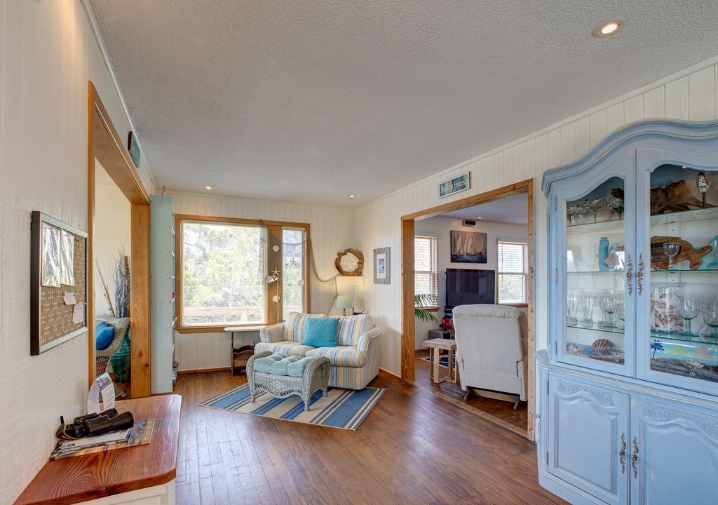 Photo of Livingroom in Brigands' Bay