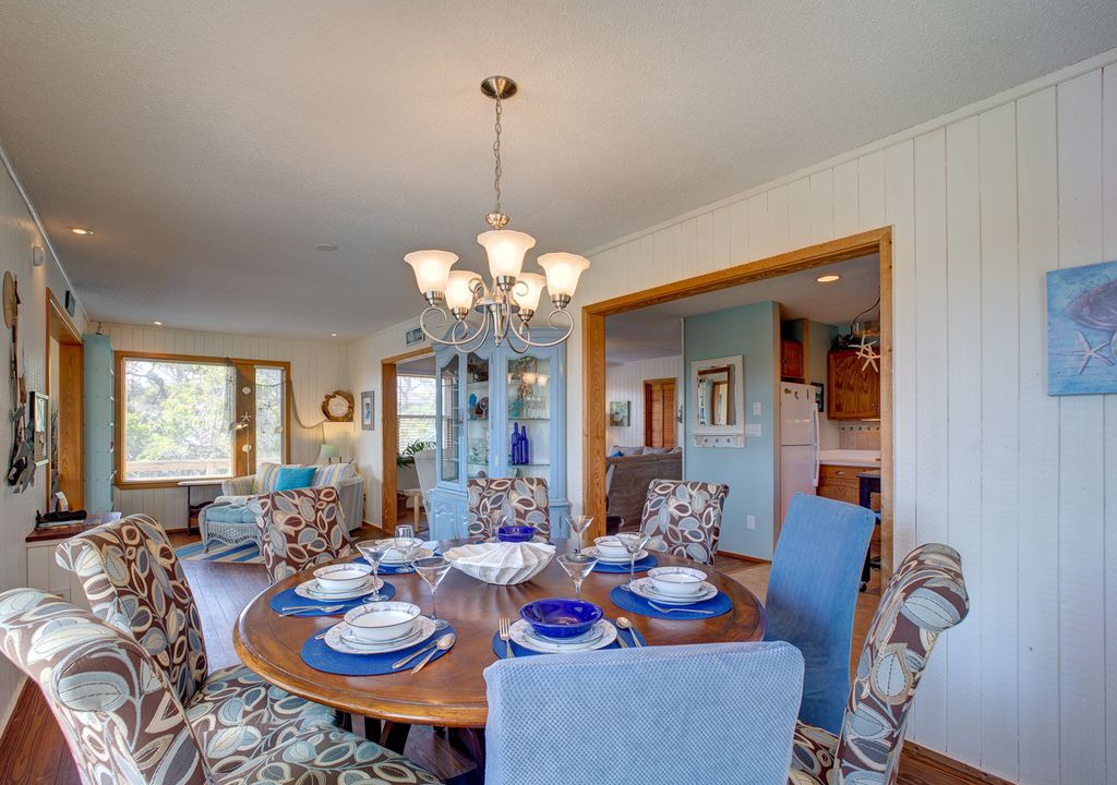Photo of Livingroom in Brigands' Bay