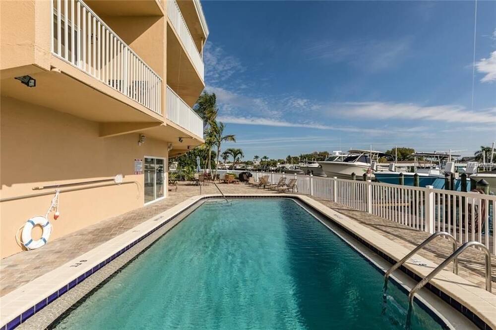 Photo of Outdoor in Capri Isle