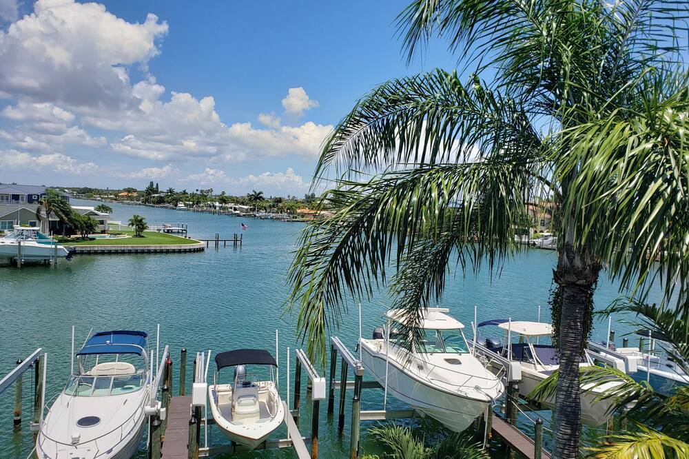 Photo of Others in Capri Isle