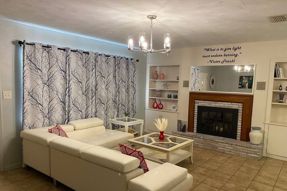 Photo of Bedroom in Ridge Manor