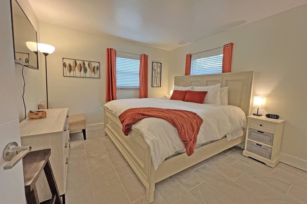 Photo of Bedroom in Gillespie Park