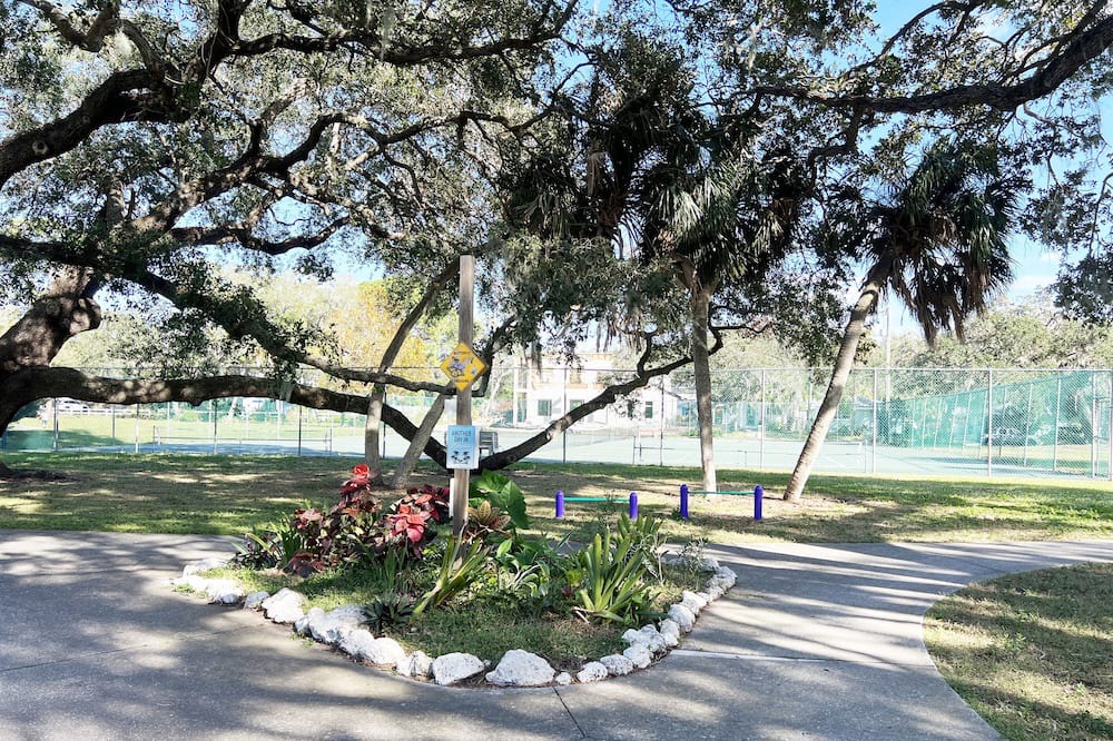 Photo of Outdoor in Gillespie Park