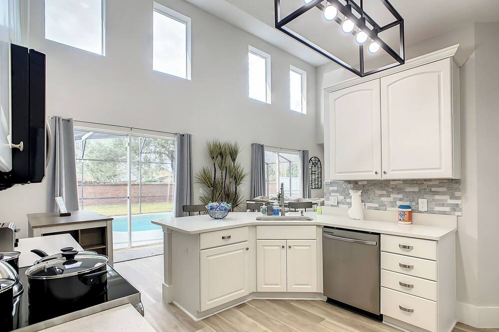 Photo of Kitchen in Crescent Lakes