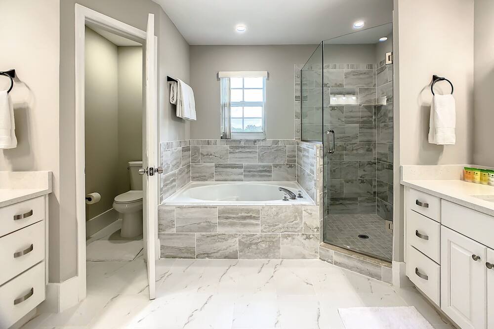 Photo of Bathroom in Crescent Lakes