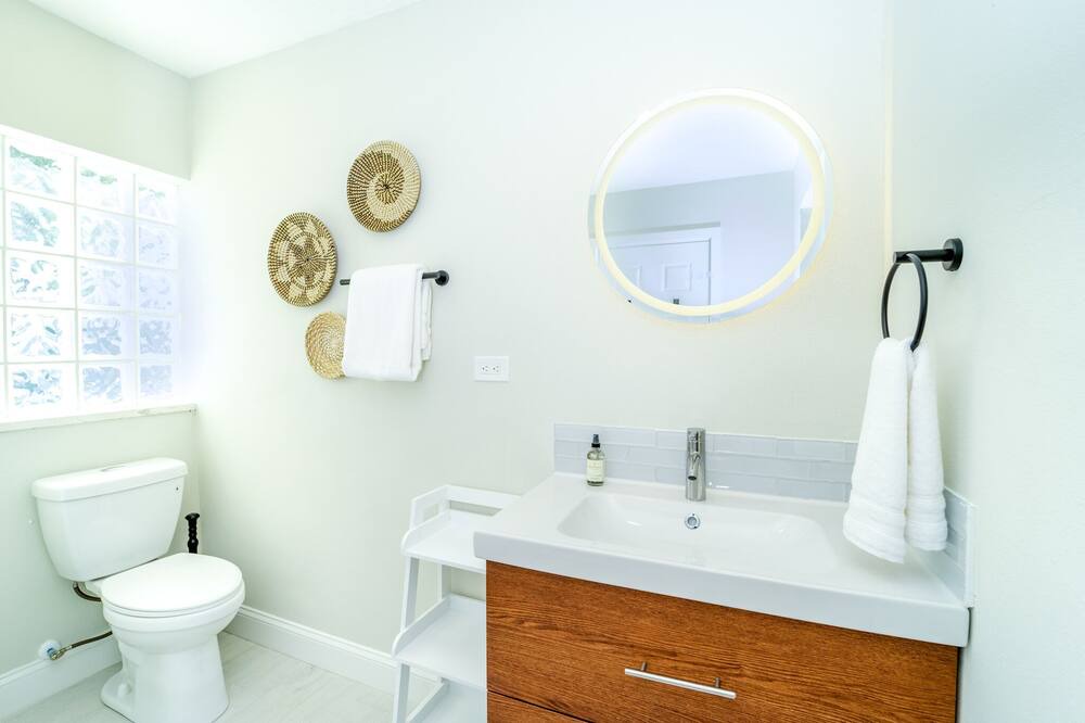 Photo of Bathroom in Venetian Way