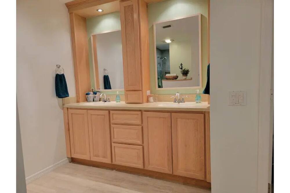 Photo of Bathroom in Fellowship