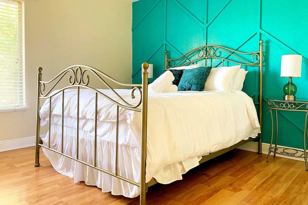 Photo of Bedroom in Egypt Lake-Leto