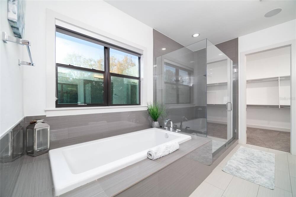 Photo of Bathroom in Parkland Estates