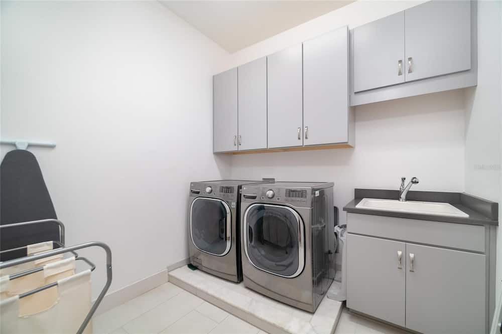 Photo of Kitchen in Parkland Estates