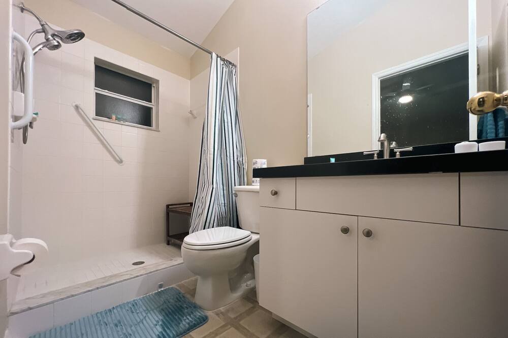 Photo of Bathroom in Riverside Heights