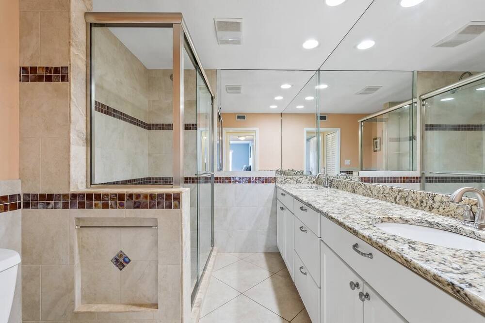 Photo of Bathroom in Pinellas Point