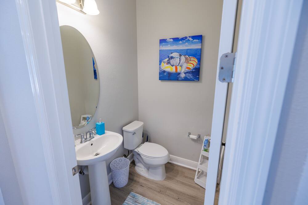 Photo of Bathroom in Port Tampa City