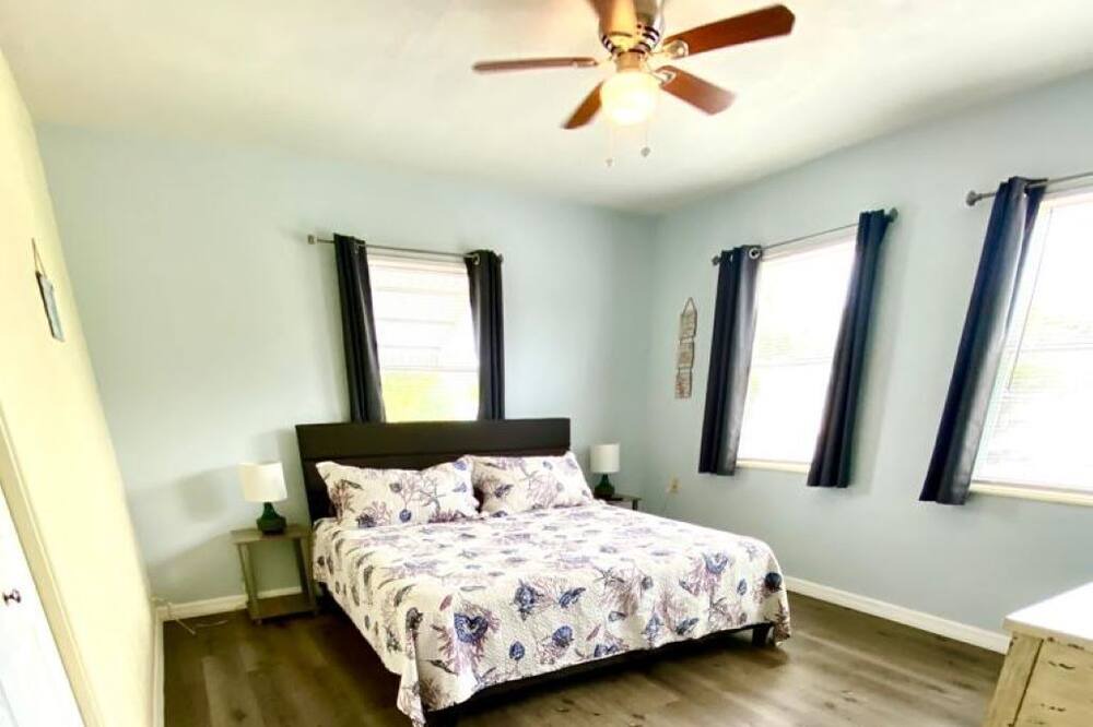Photo of Bedroom in Gulfport