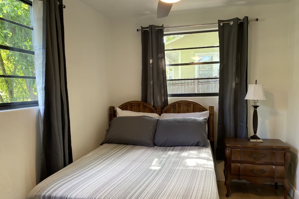 Photo of Bedroom in Murray Hill