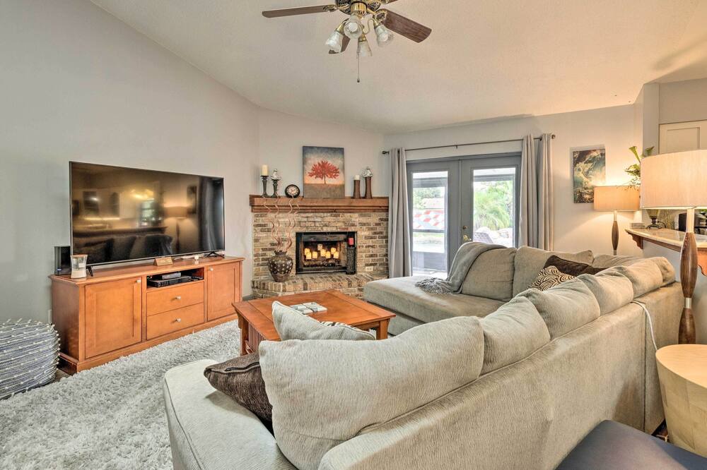 Photo of Bedroom in Goldenrod