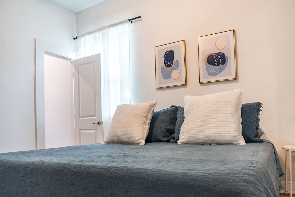 Photo of Bedroom in Murray Hill