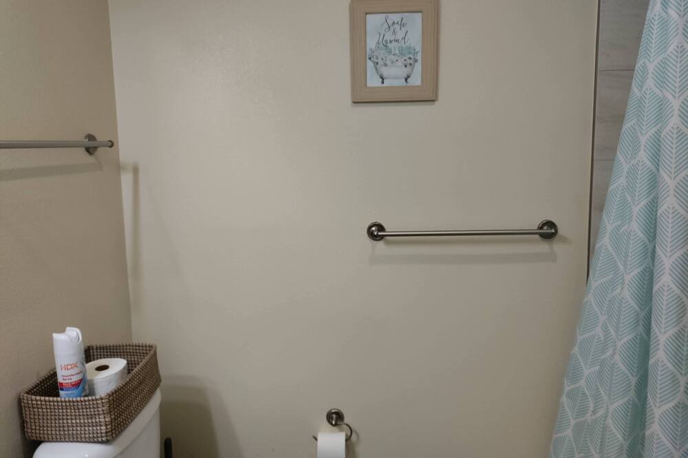 Photo of Bathroom in Deerwood