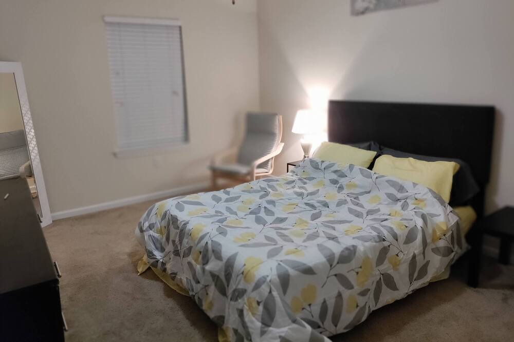 Photo of Bedroom in Deerwood