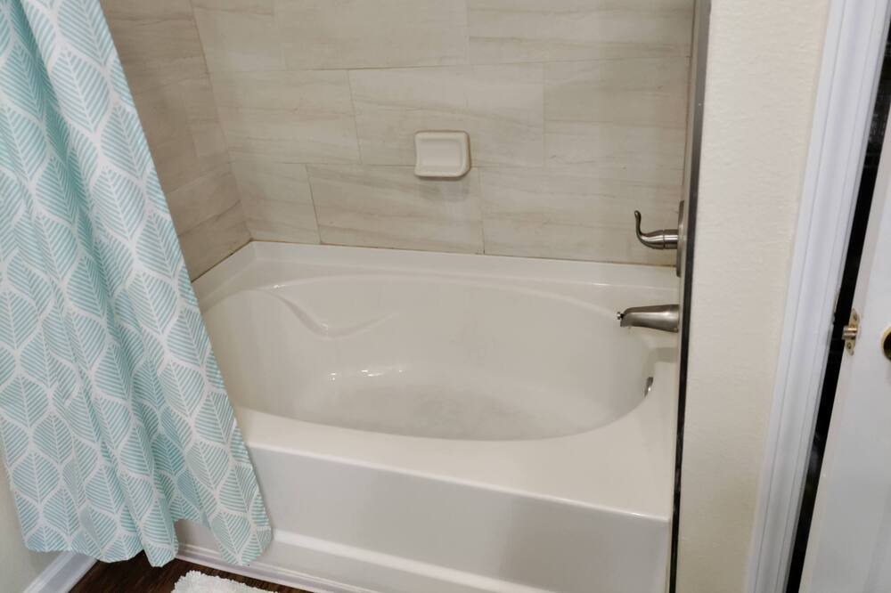 Photo of Bedroom in Deerwood