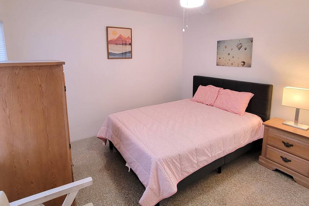 Photo of Bedroom in South Pinellas Community Council