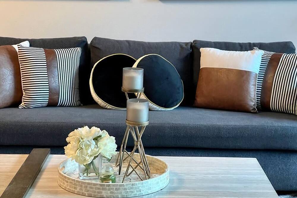 Photo of Livingroom in Channel District