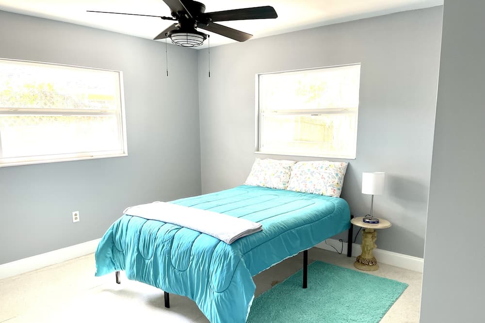 Photo of Bedroom in Tavares