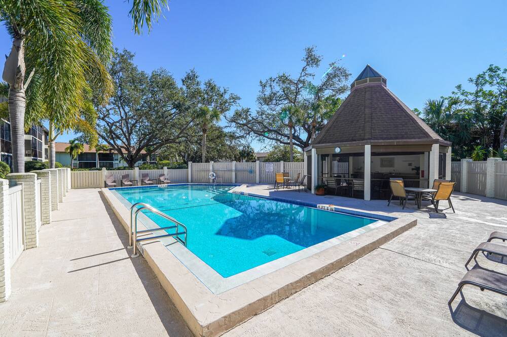 Photo of Outdoor in Gulf Gate Estates