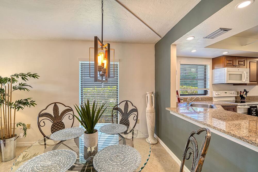 Photo of Kitchen in Gulf Gate Estates