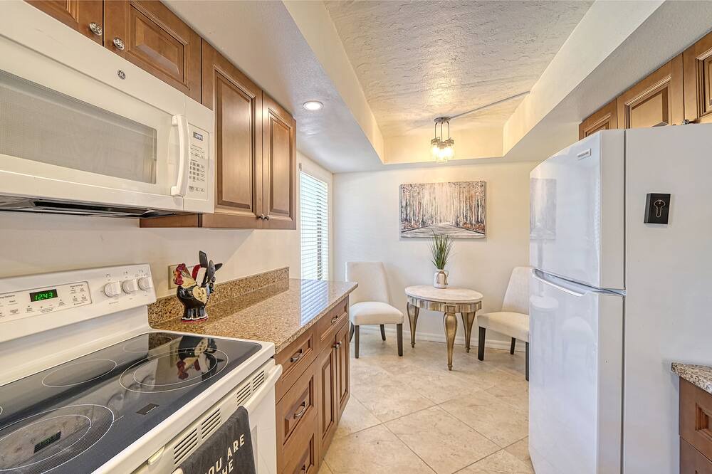 Photo of Kitchen in Gulf Gate Estates
