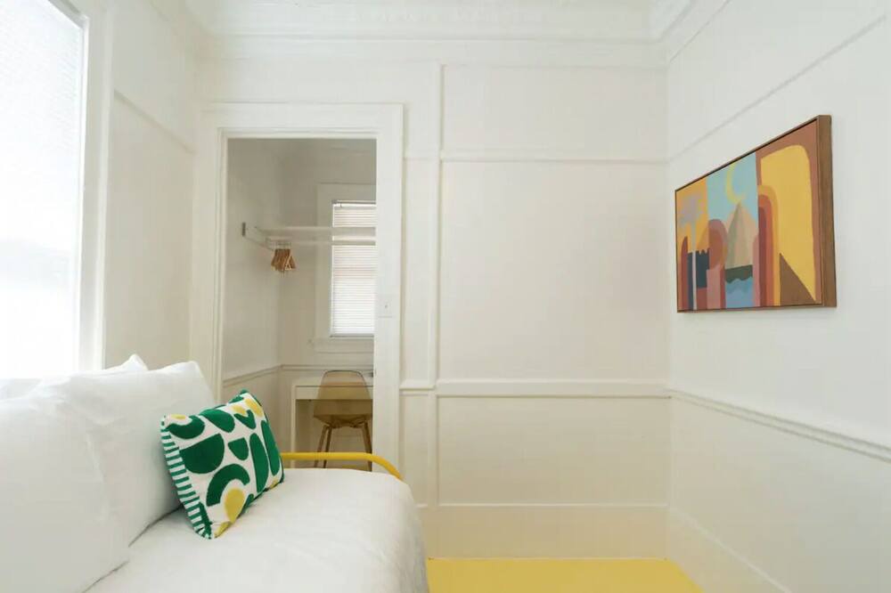 Photo of Bedroom in Pleasant Street