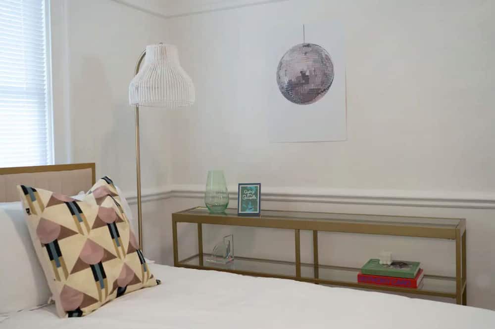 Photo of Bedroom in Pleasant Street