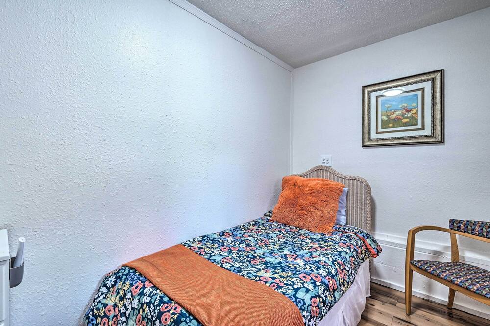 Photo of Bedroom in Durant