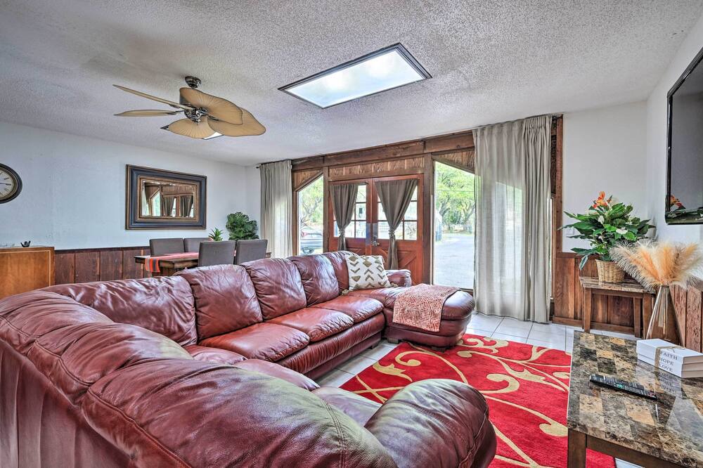 Photo of Livingroom in Durant