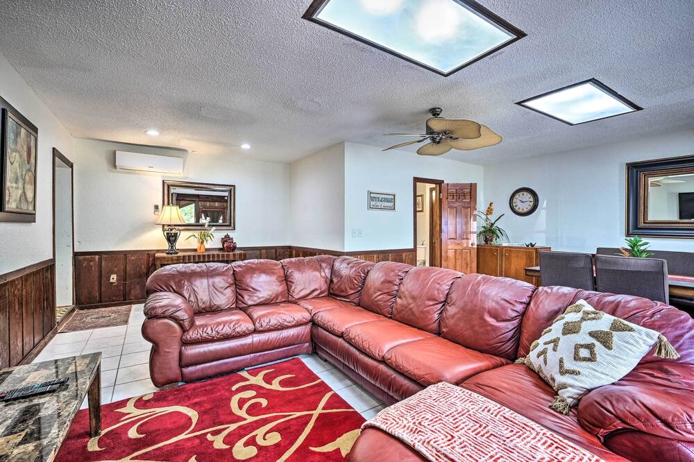 Photo of Livingroom in Durant
