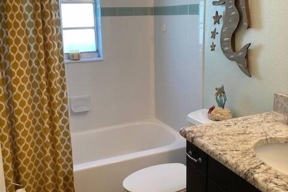 Photo of Bathroom in Horton Shores