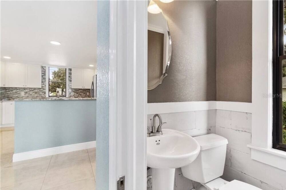 Photo of Bathroom in Auburndale