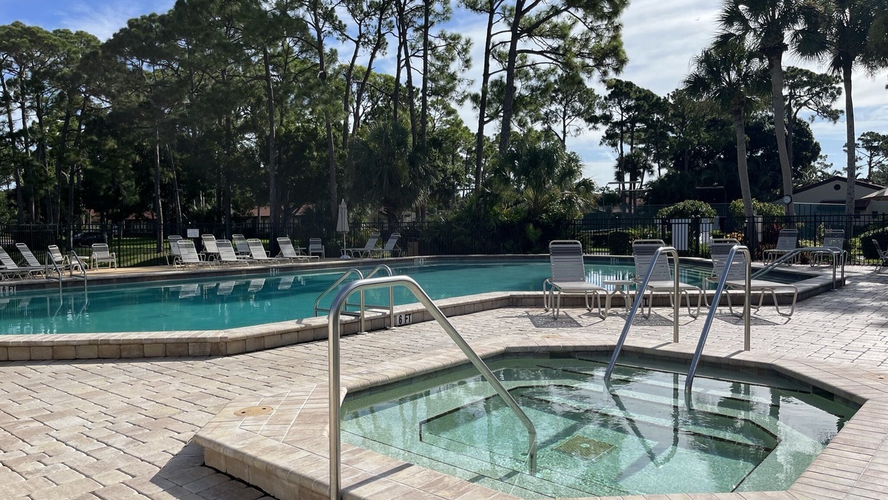 Photo of Outdoor in Gulf Gate Estates