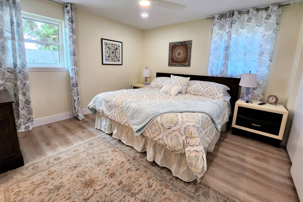 Photo of Bedroom in Harbor Heights