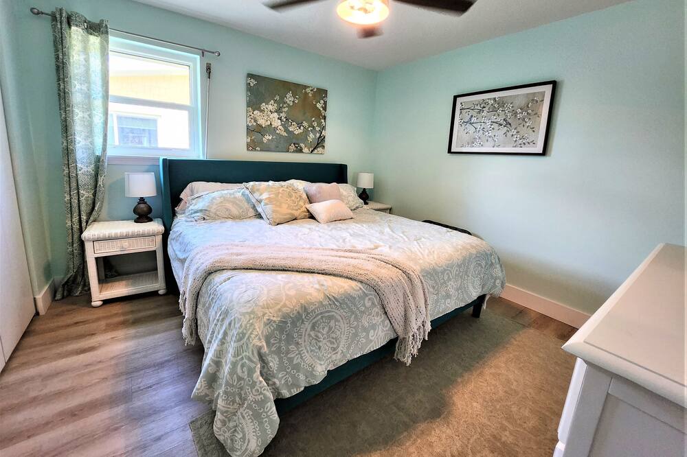 Photo of Bedroom in Harbor Heights