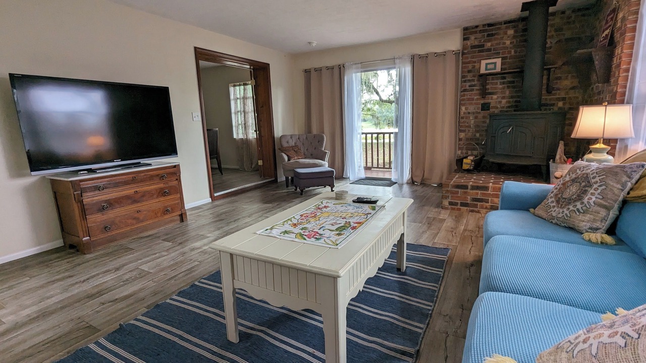 Photo of Livingroom in Edgar