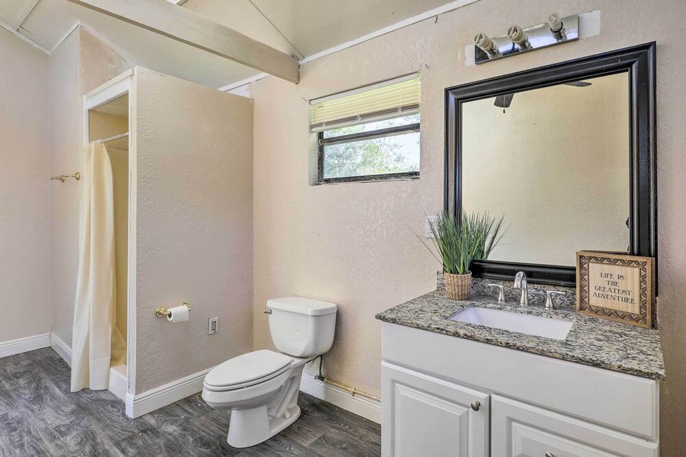 Photo of Bathroom in Valrico