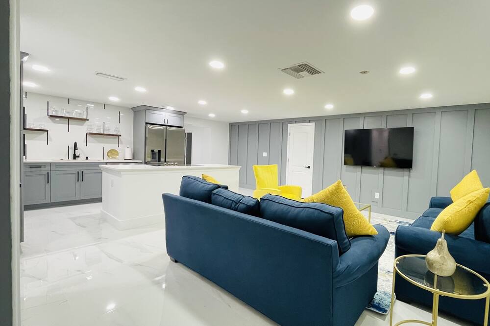 Photo of Livingroom in Temple Crest