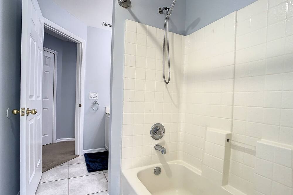 Photo of Bathroom in Sunridge Woods