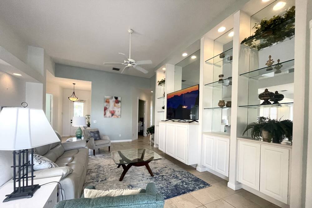 Photo of Livingroom in Palmer Ranch