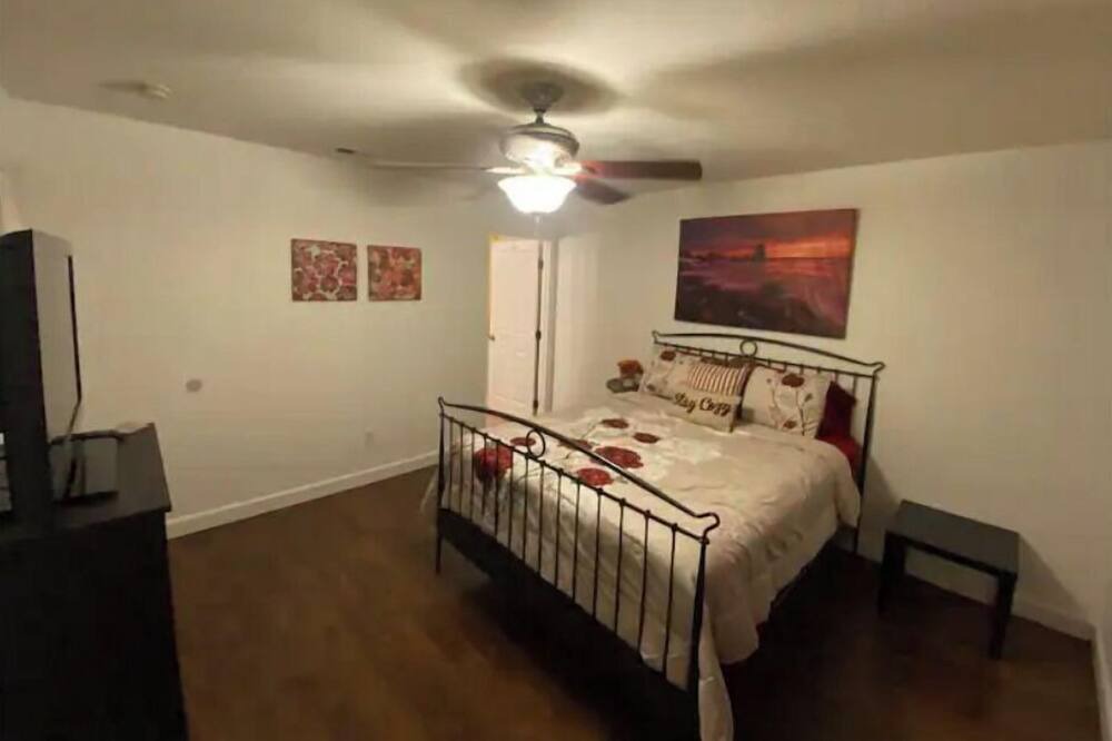 Photo of Bedroom in Port Tampa City
