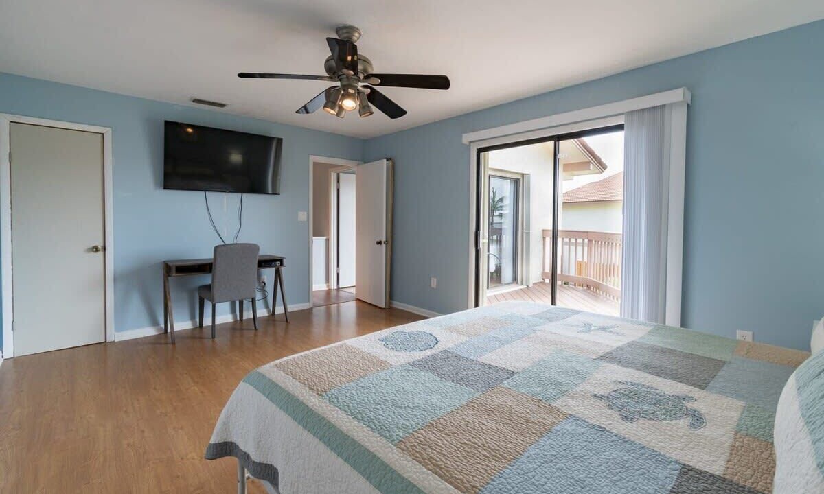 Photo of Bedroom in Cocoa Isles