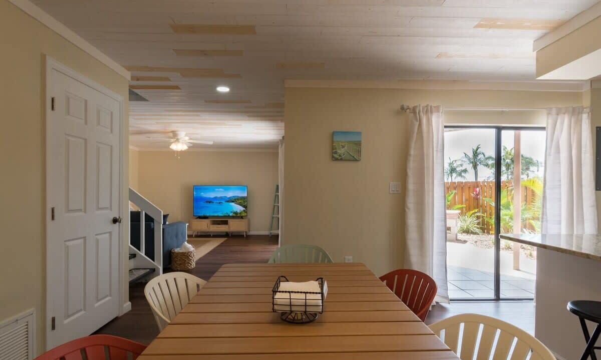 Photo of Others in Cocoa Isles