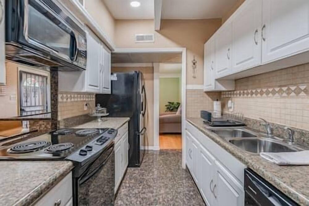 Photo of Kitchen in Clair-Mel City